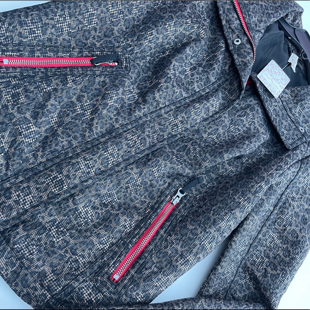Like Cheetah light weight bomber jacket - Picture 3 of 7